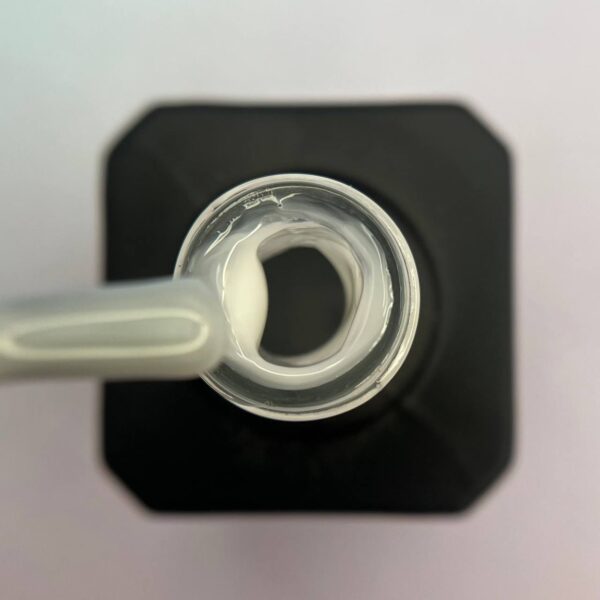 تاپ ژل شیری ناخن ویکتوریا VICTORIA 15ML - Image 3