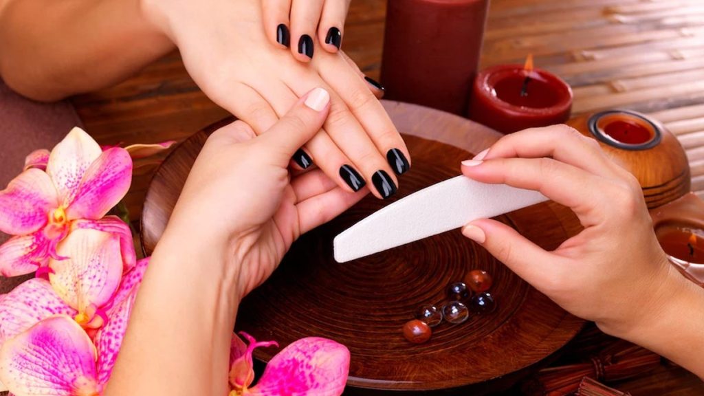 نکات مراقبت های بعد از کاشت ناخن